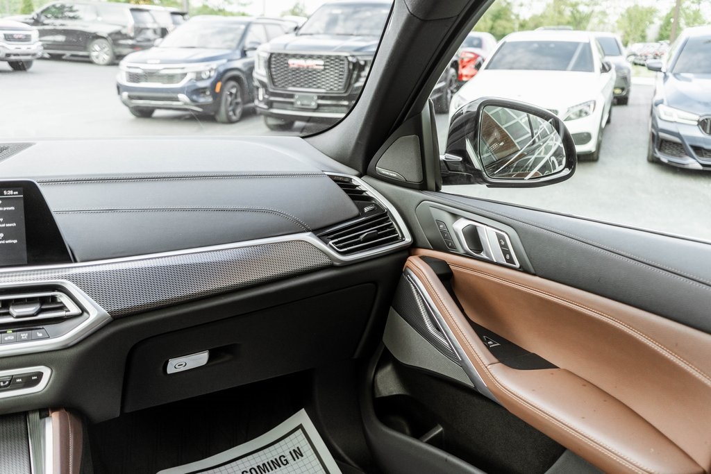 Vehicle image 20 of 50