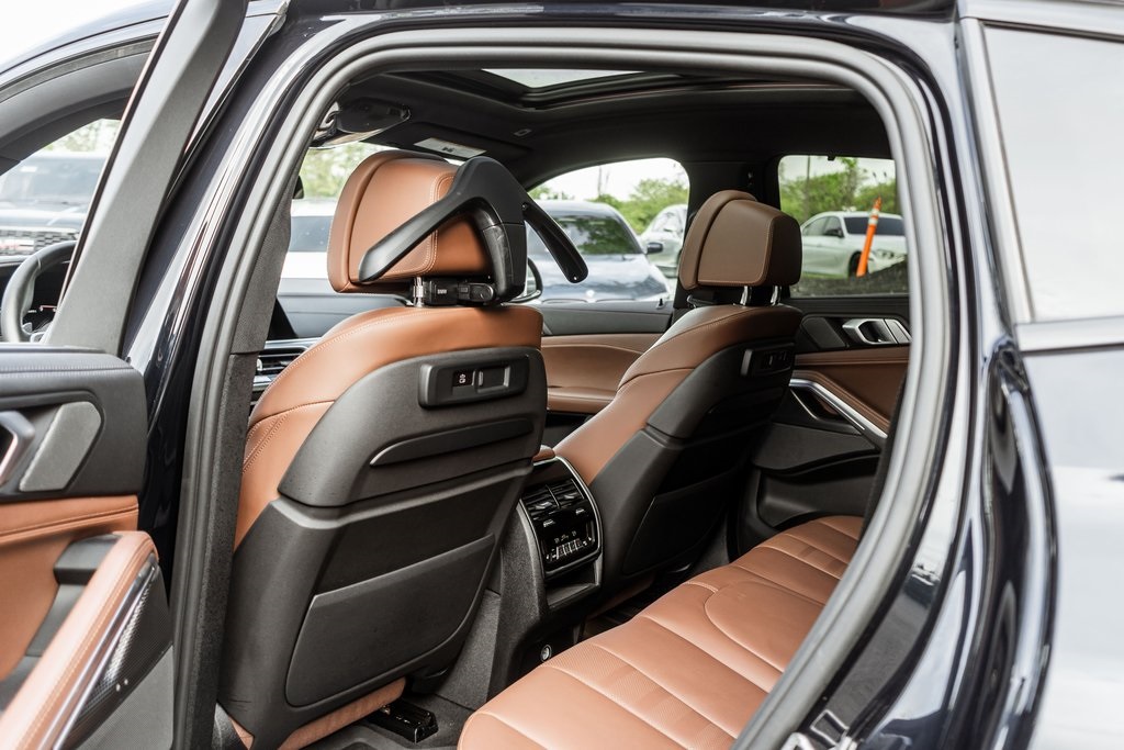 Vehicle image 45 of 50
