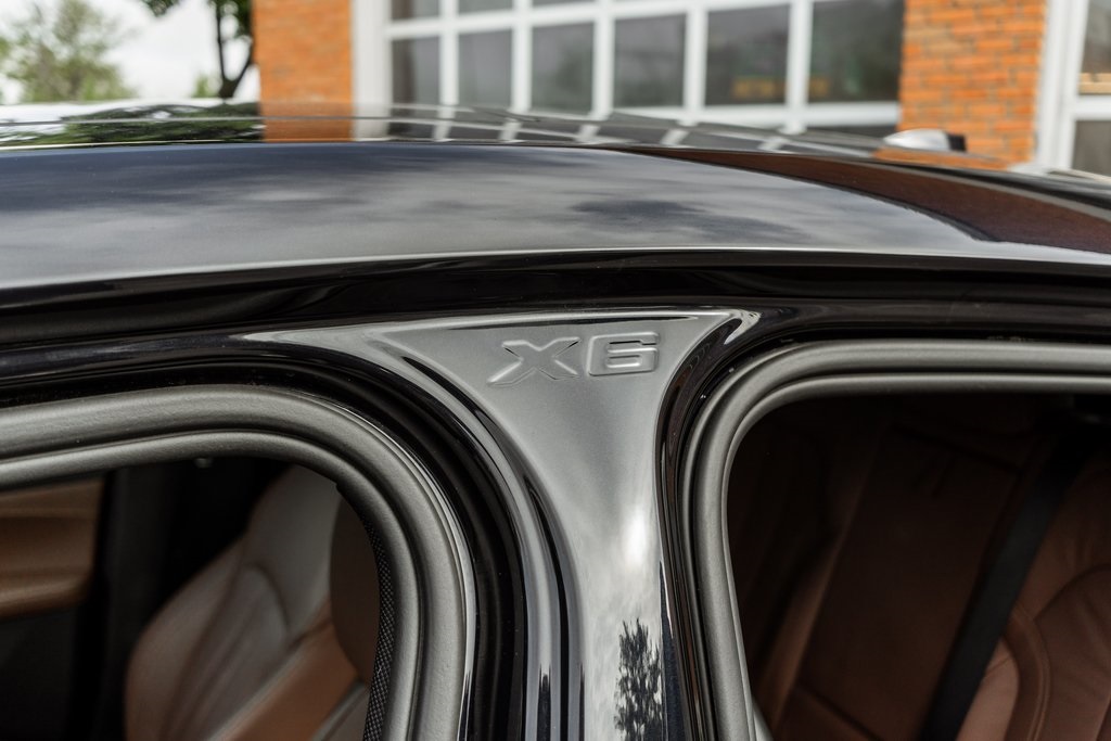 Vehicle image 42 of 50