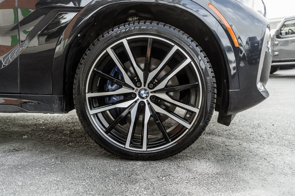 Vehicle image 11 of 50