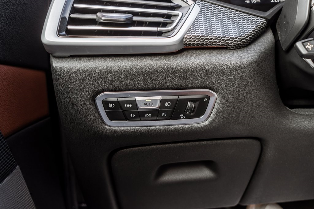 Vehicle image 26 of 50