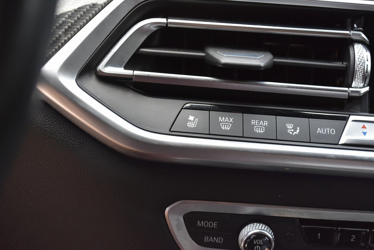 Vehicle image 26 of 35