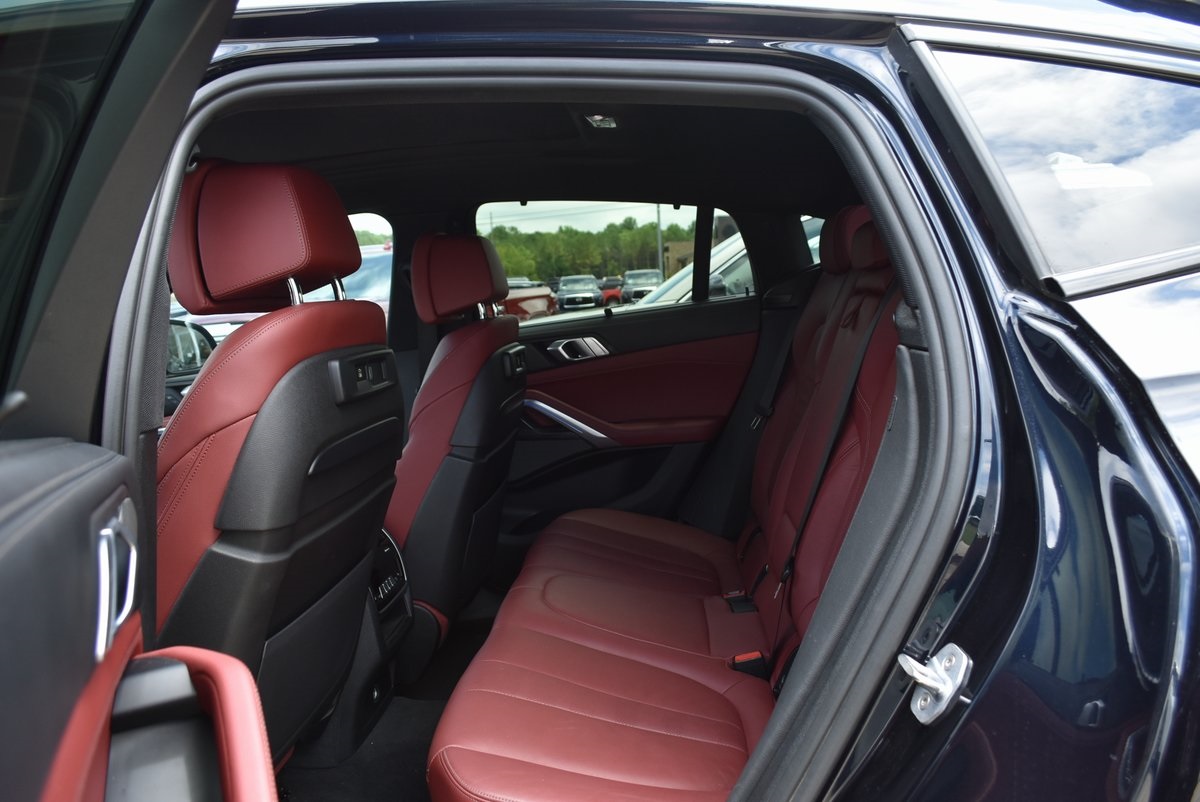 Vehicle image 14 of 35