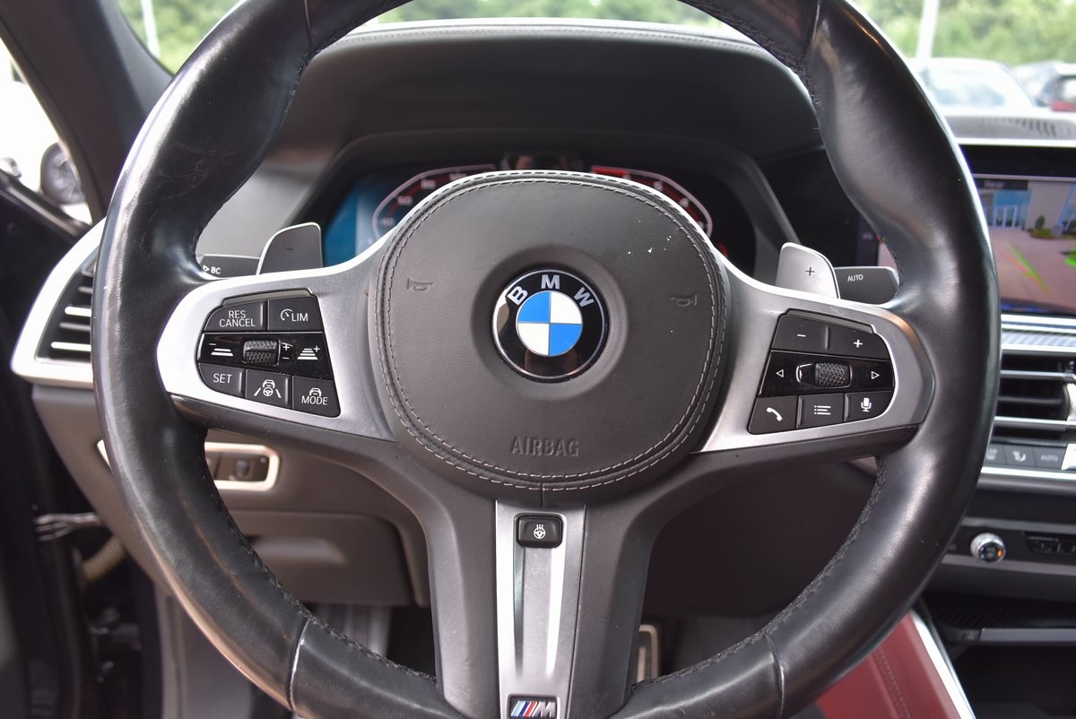 Vehicle image 21 of 35
