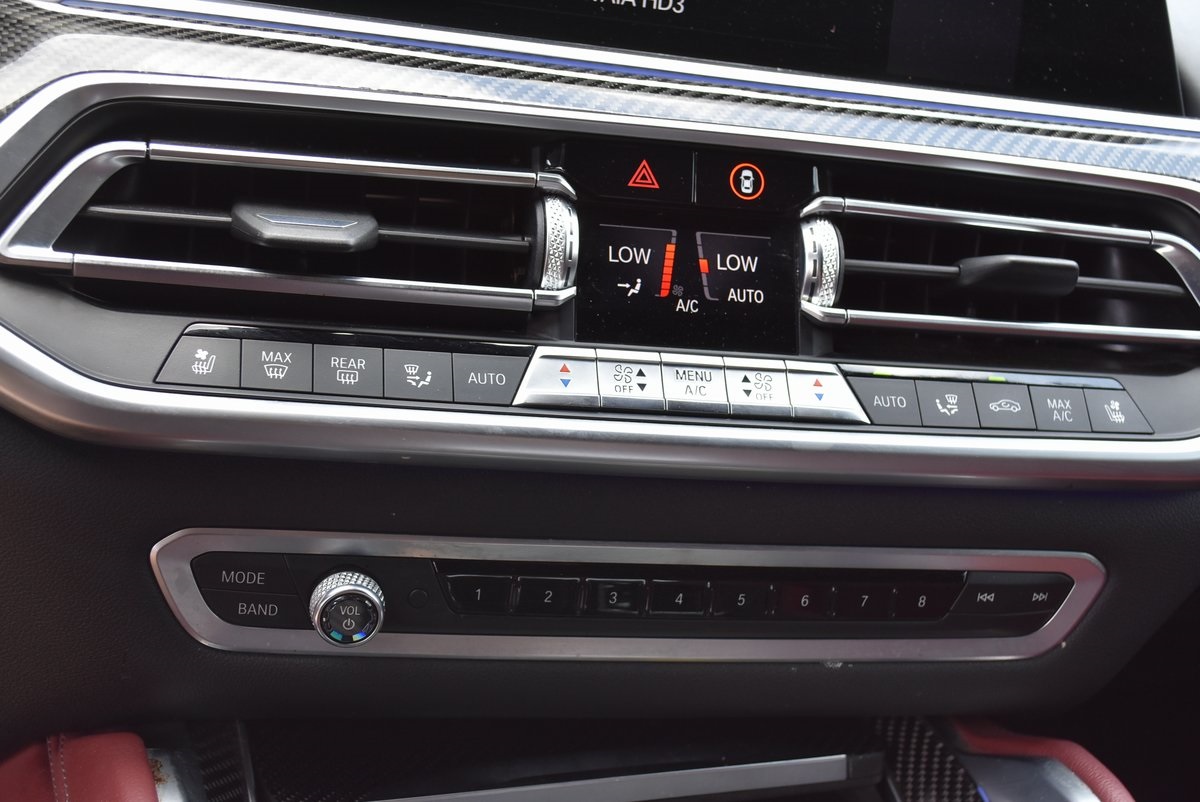 Vehicle image 32 of 35