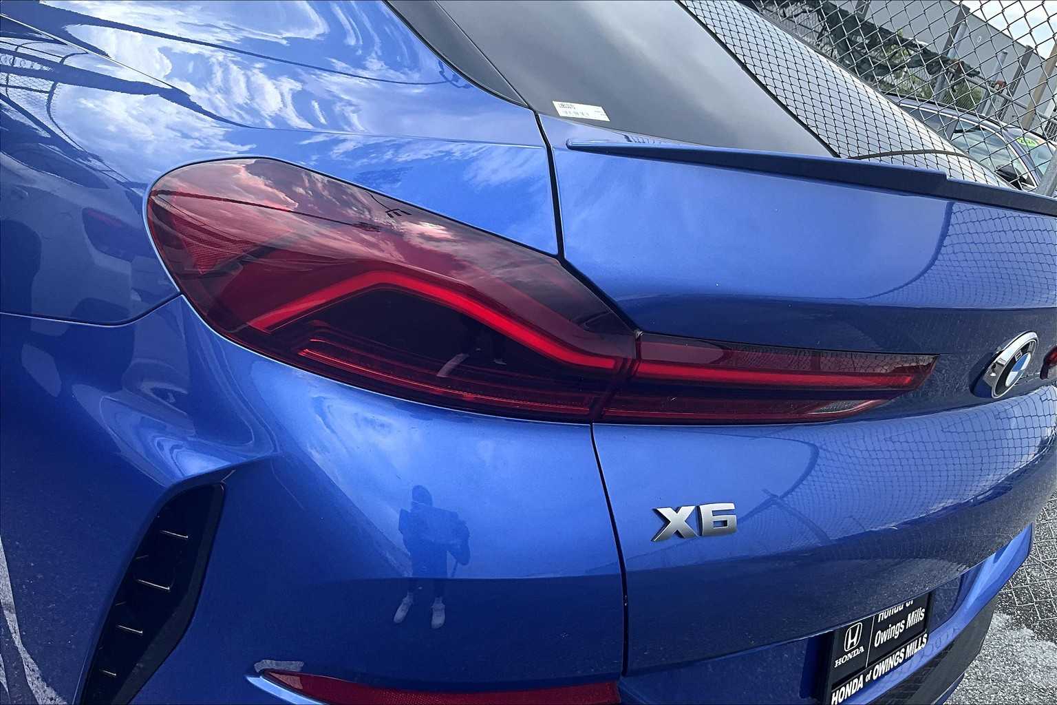Vehicle image 26 of 33