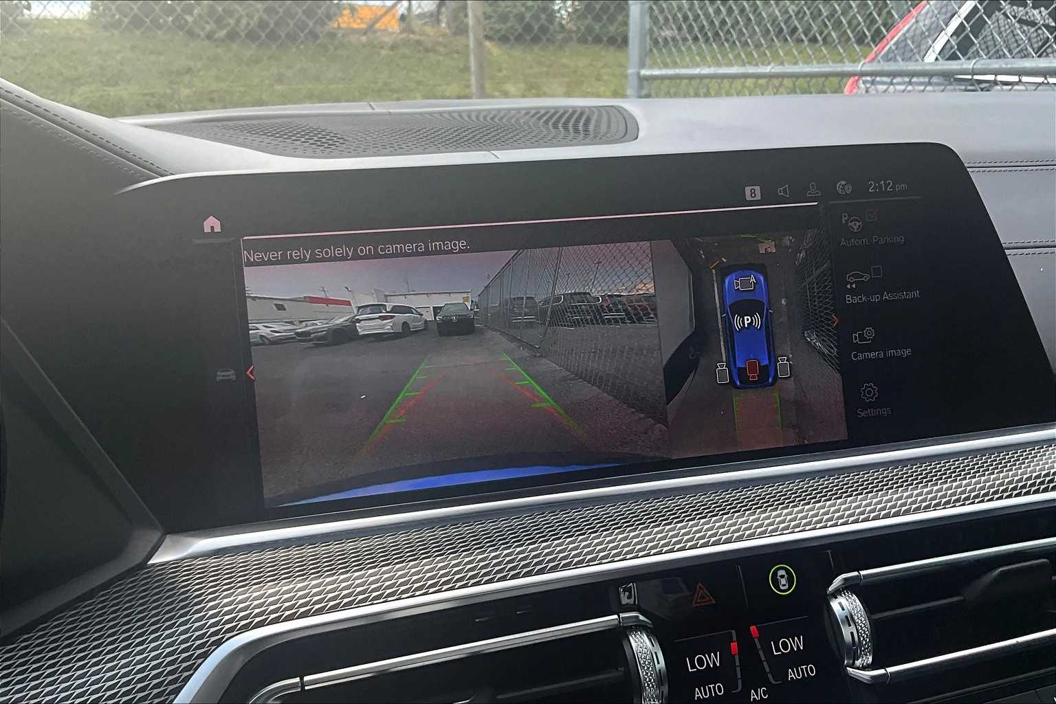 Vehicle image 17 of 33