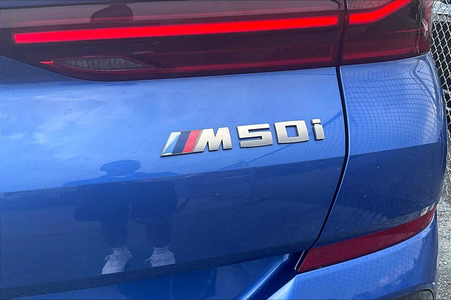 Vehicle image 29 of 33