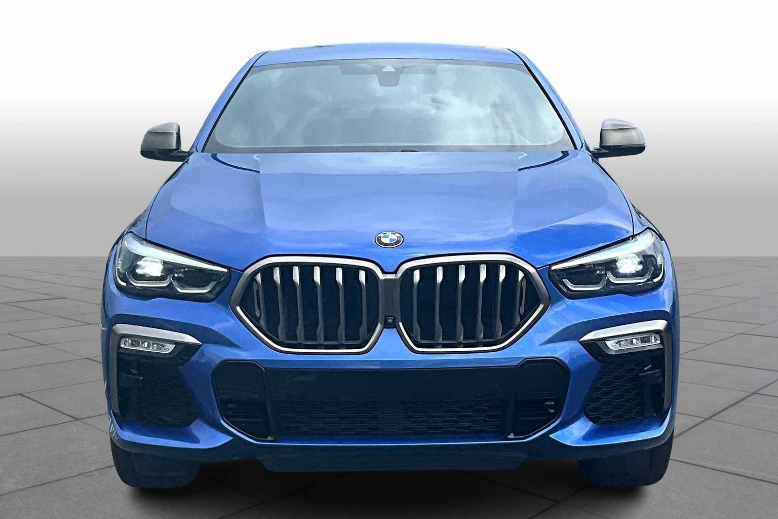 Vehicle image 2 of 33