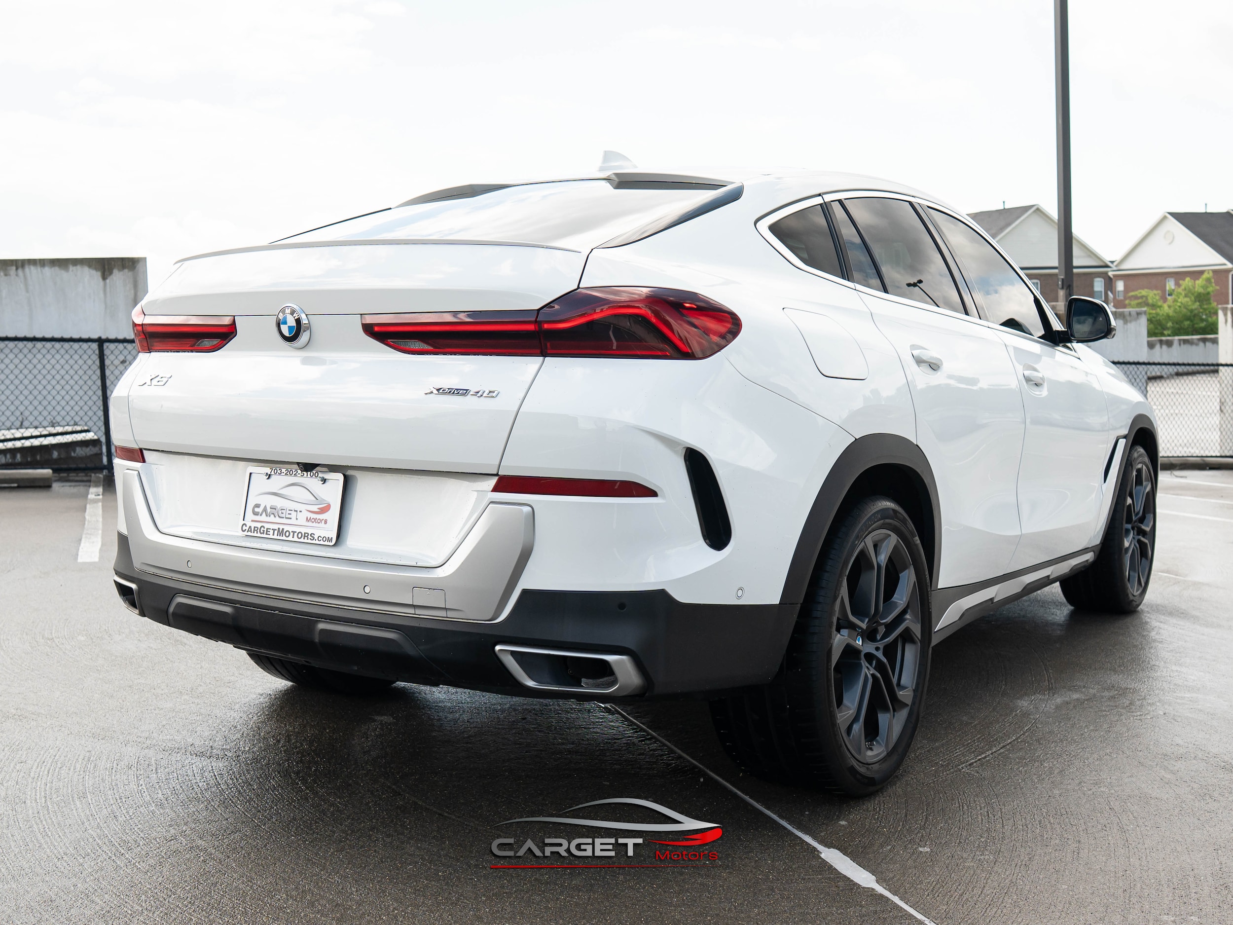 Vehicle image 5 of 52