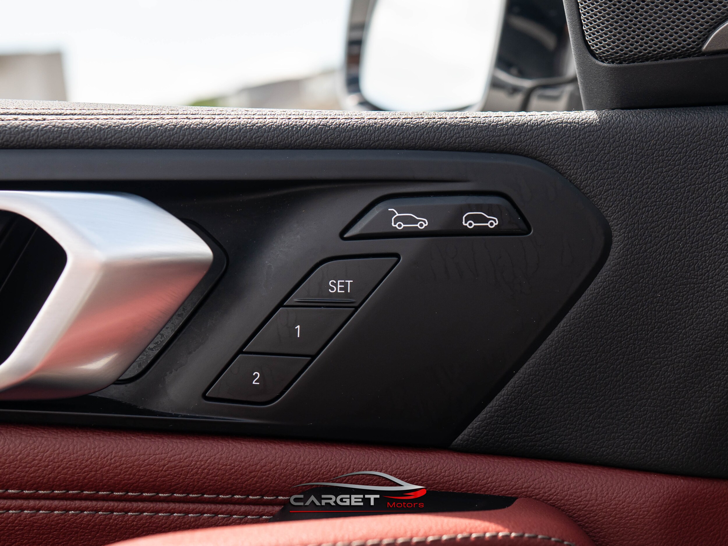 Vehicle image 40 of 52