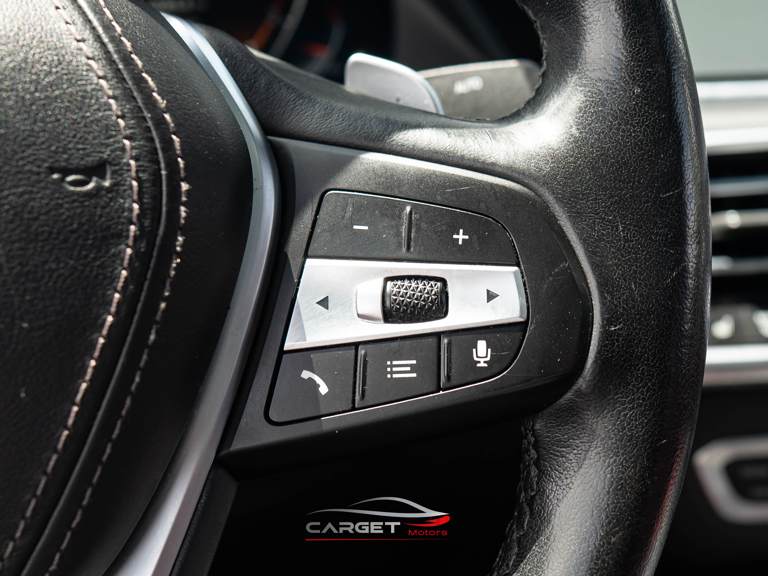 Vehicle image 25 of 52