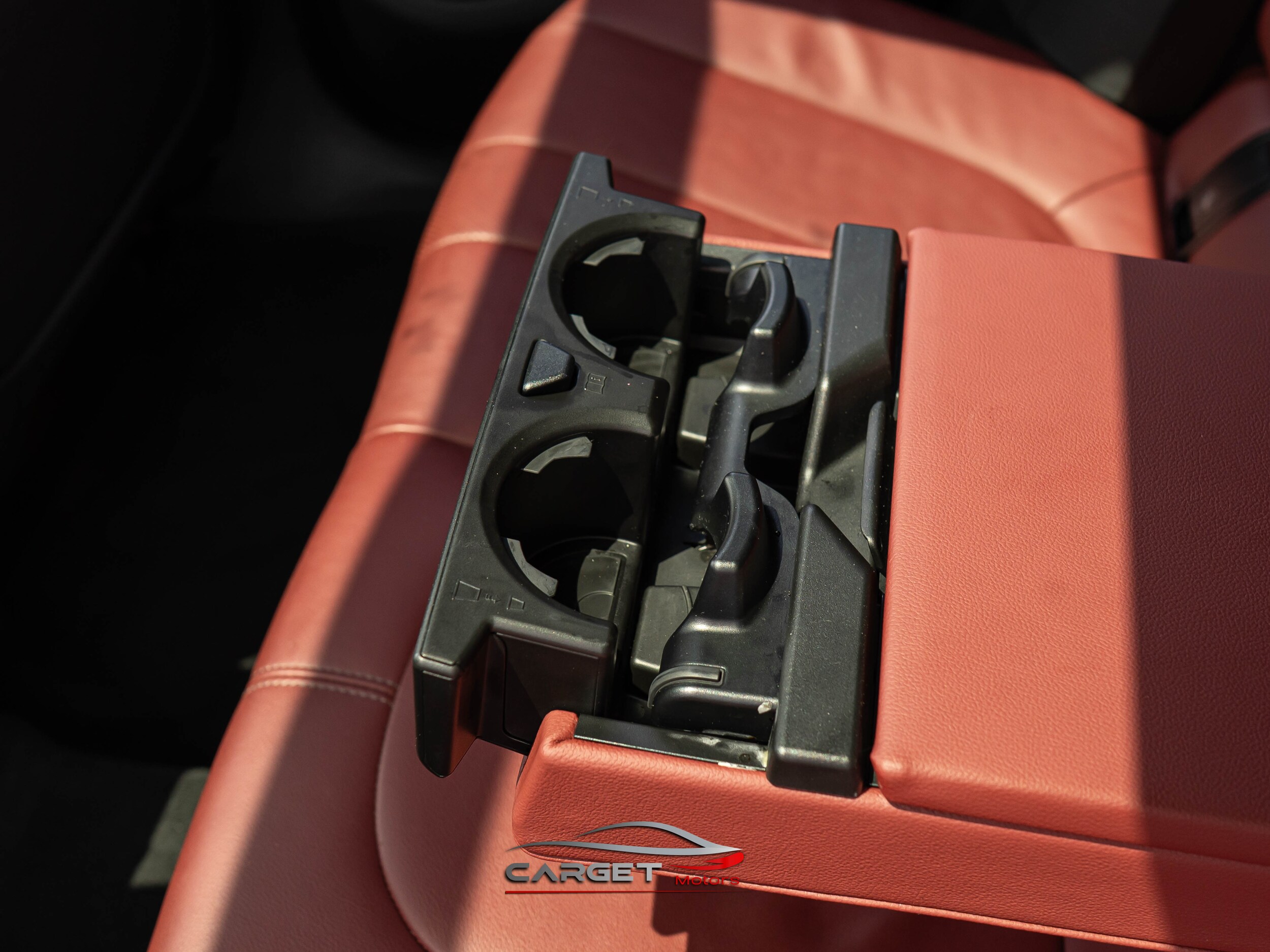 Vehicle image 21 of 52