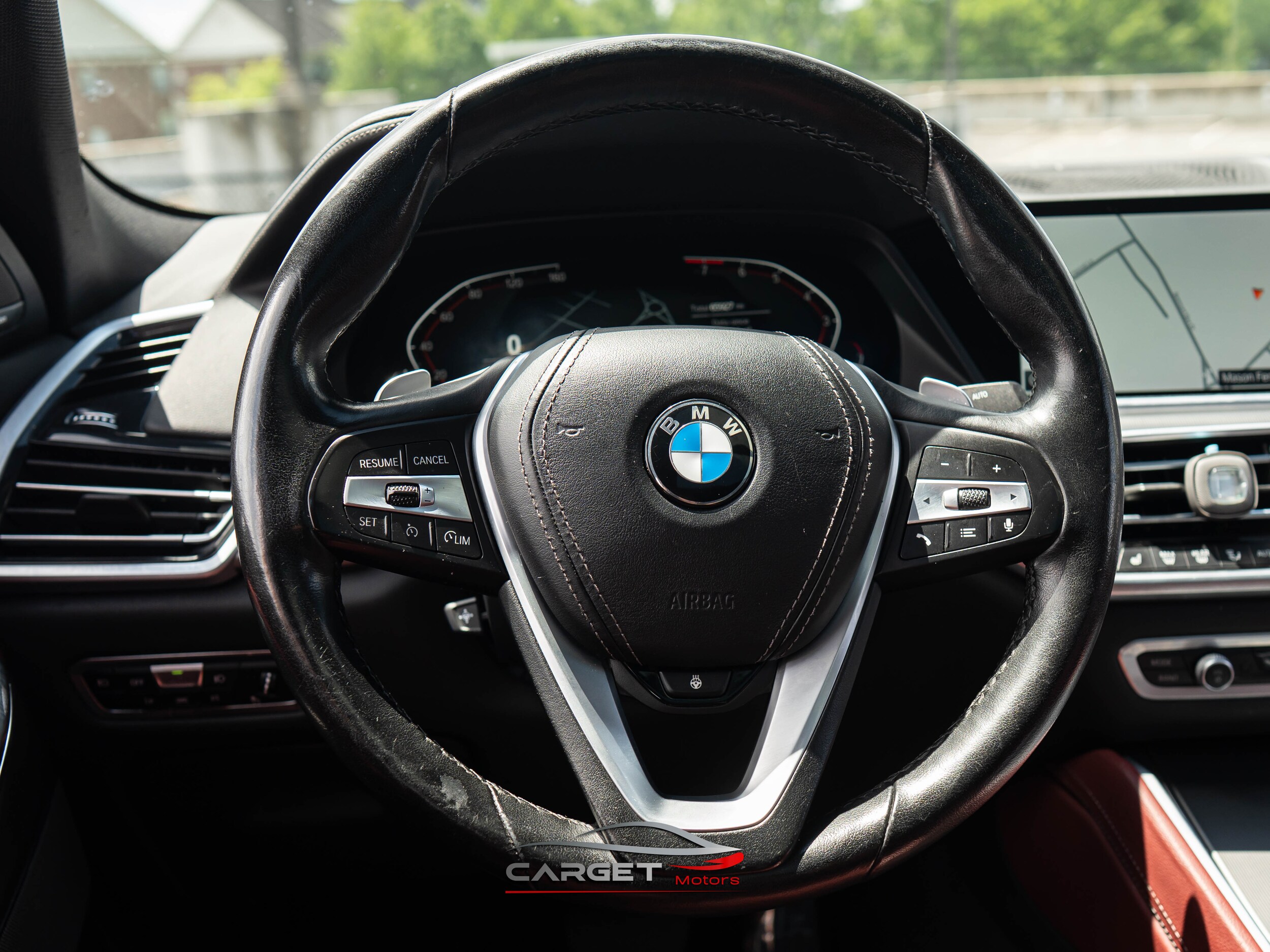 Vehicle image 23 of 52