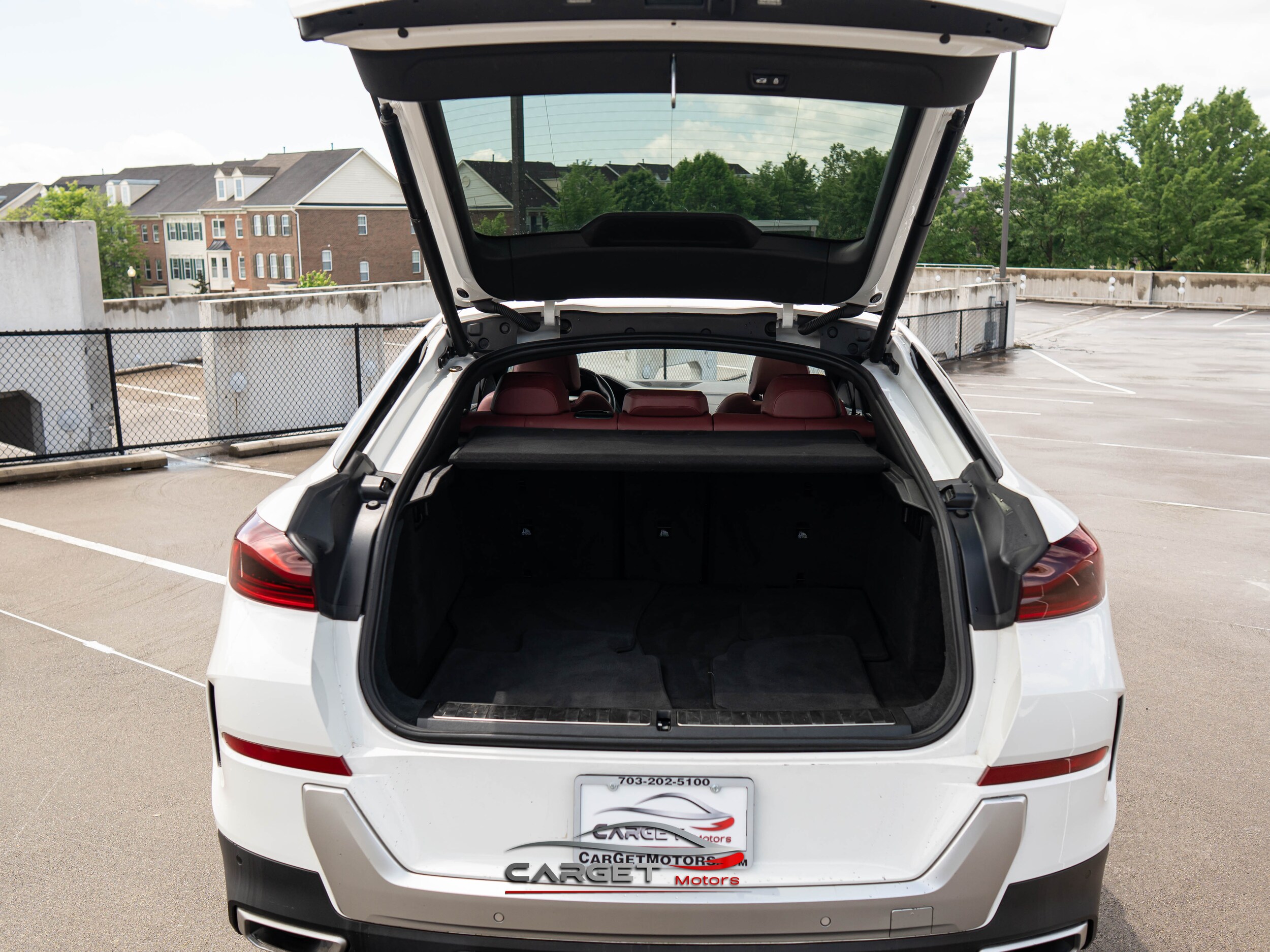 Vehicle image 46 of 52