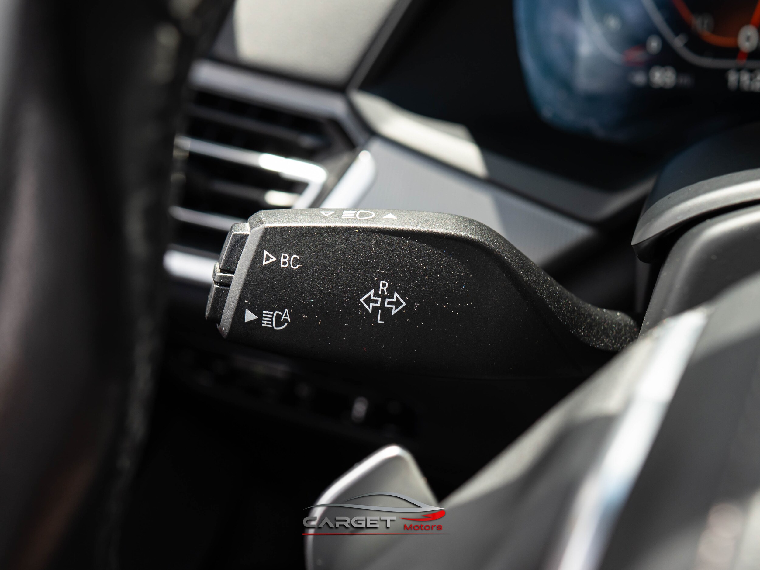 Vehicle image 29 of 52