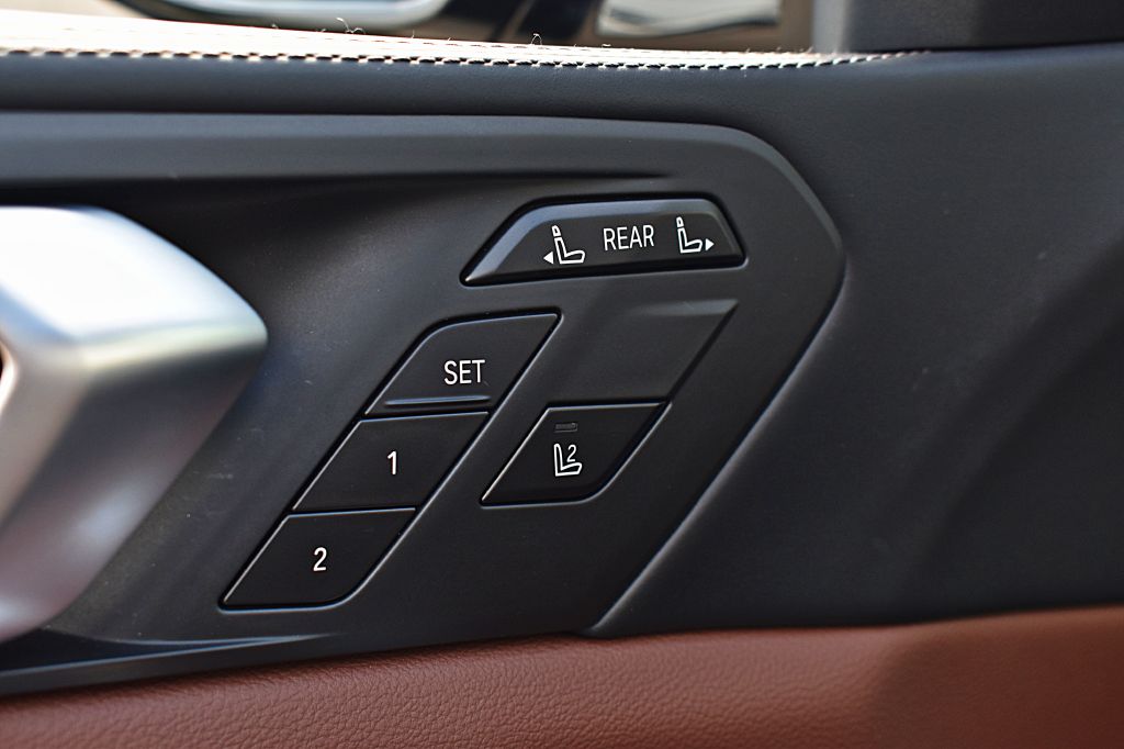 Vehicle image 51 of 63