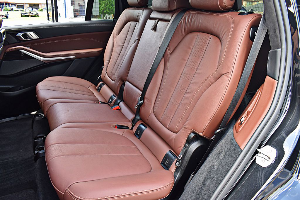 Vehicle image 19 of 63