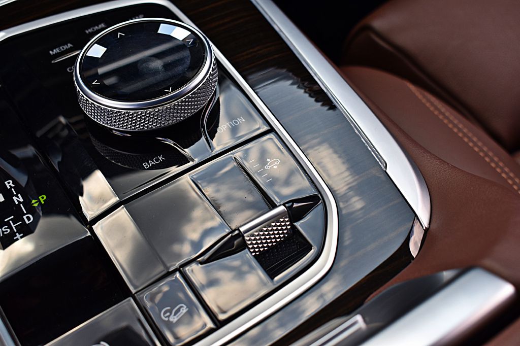 Vehicle image 39 of 63