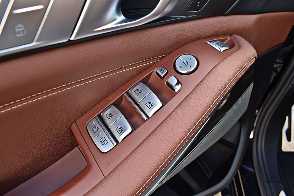 Vehicle image 50 of 63