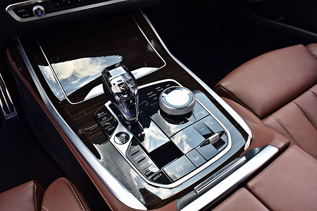 Vehicle image 34 of 63