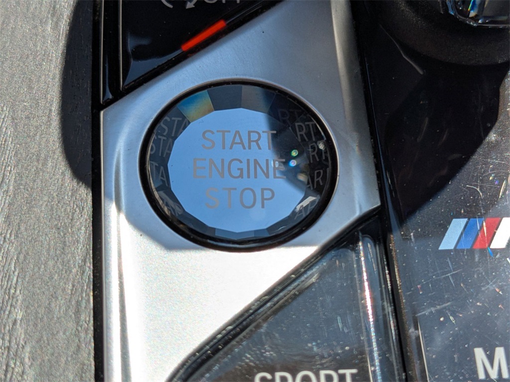 Vehicle image 37 of 43