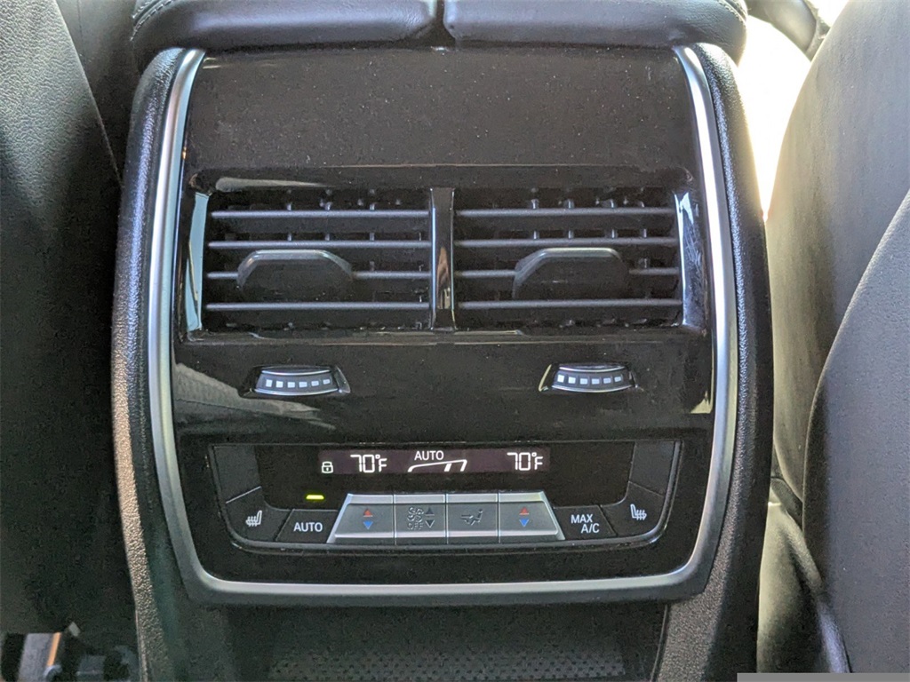 Vehicle image 22 of 43