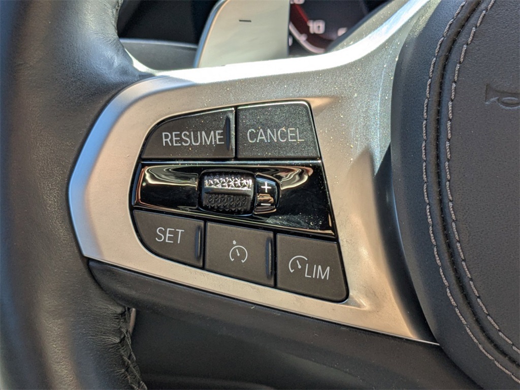Vehicle image 34 of 43