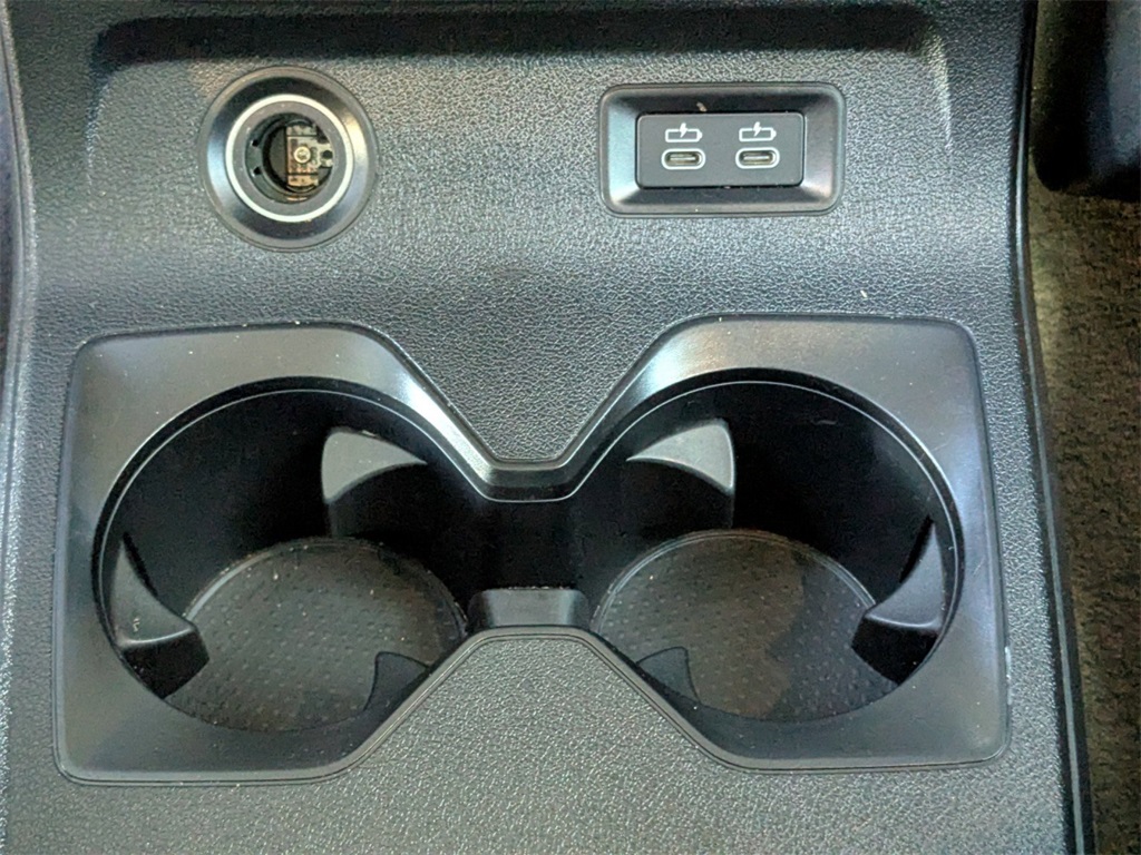 Vehicle image 21 of 43