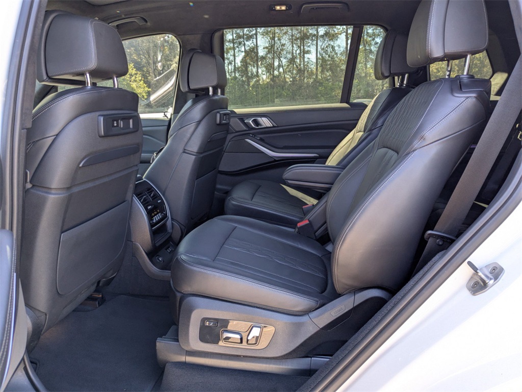 Vehicle image 20 of 43