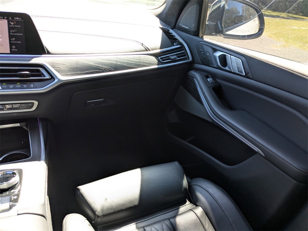 Vehicle image 26 of 43