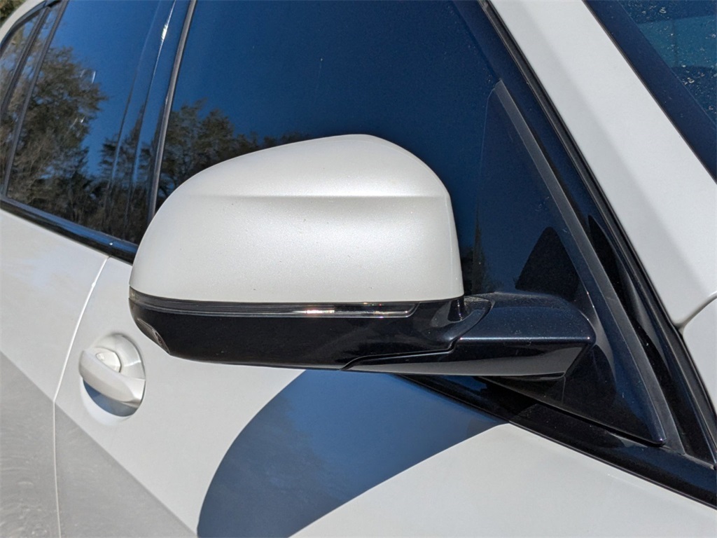 Vehicle image 11 of 43
