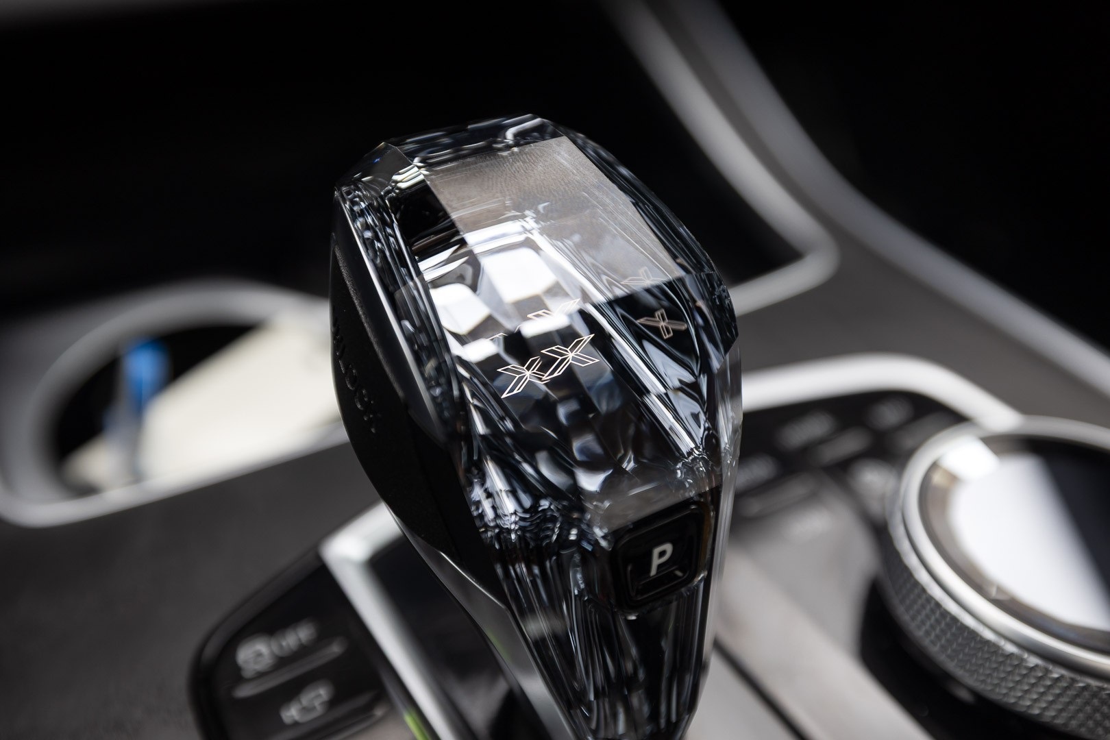 Vehicle image 33 of 34