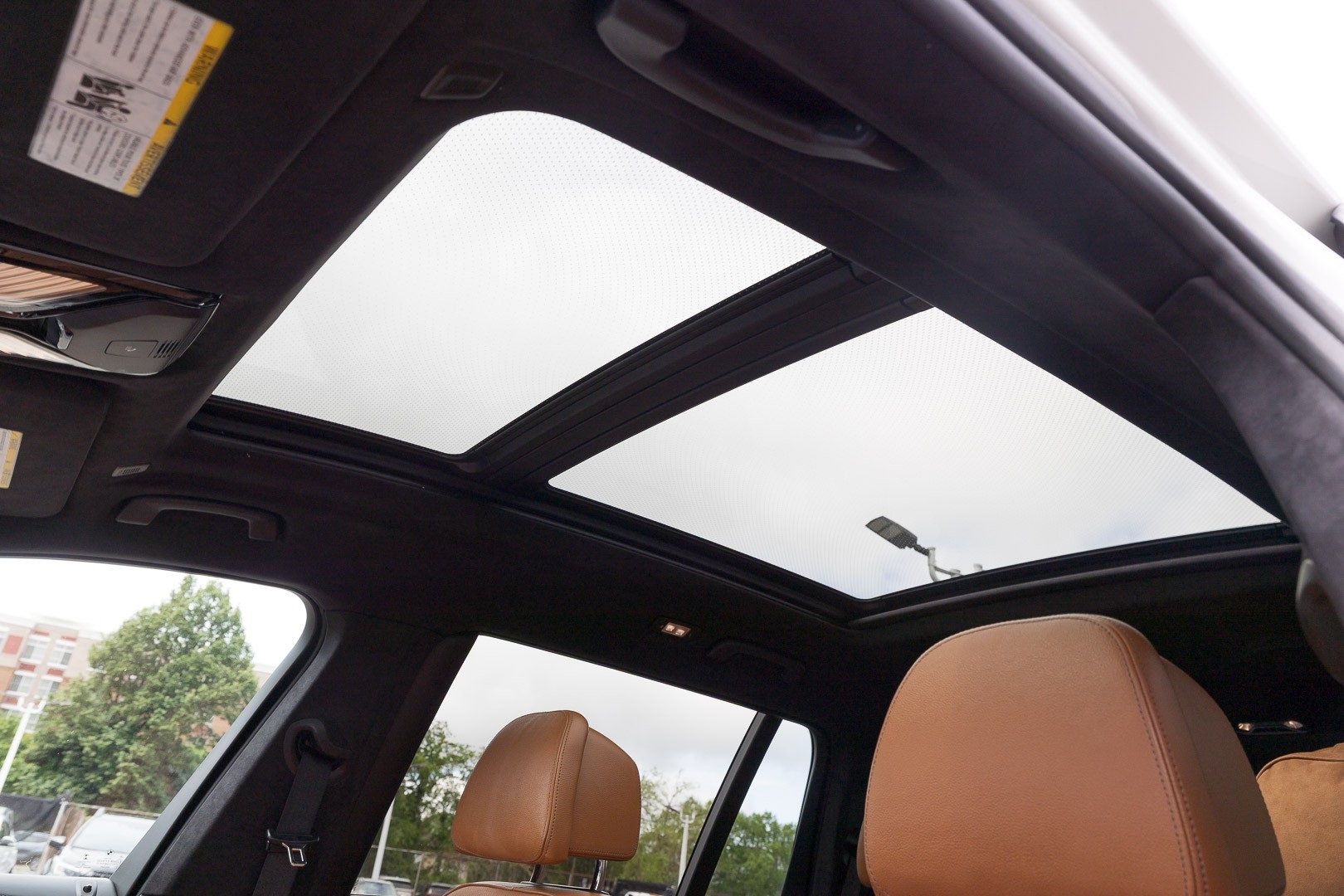 Vehicle image 9 of 34