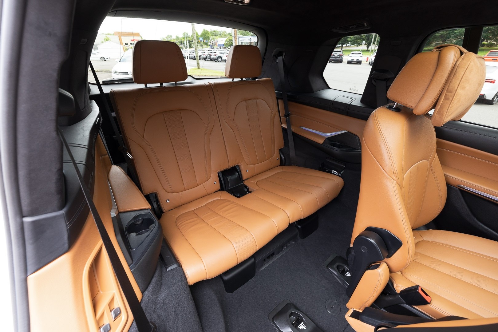 Vehicle image 19 of 34