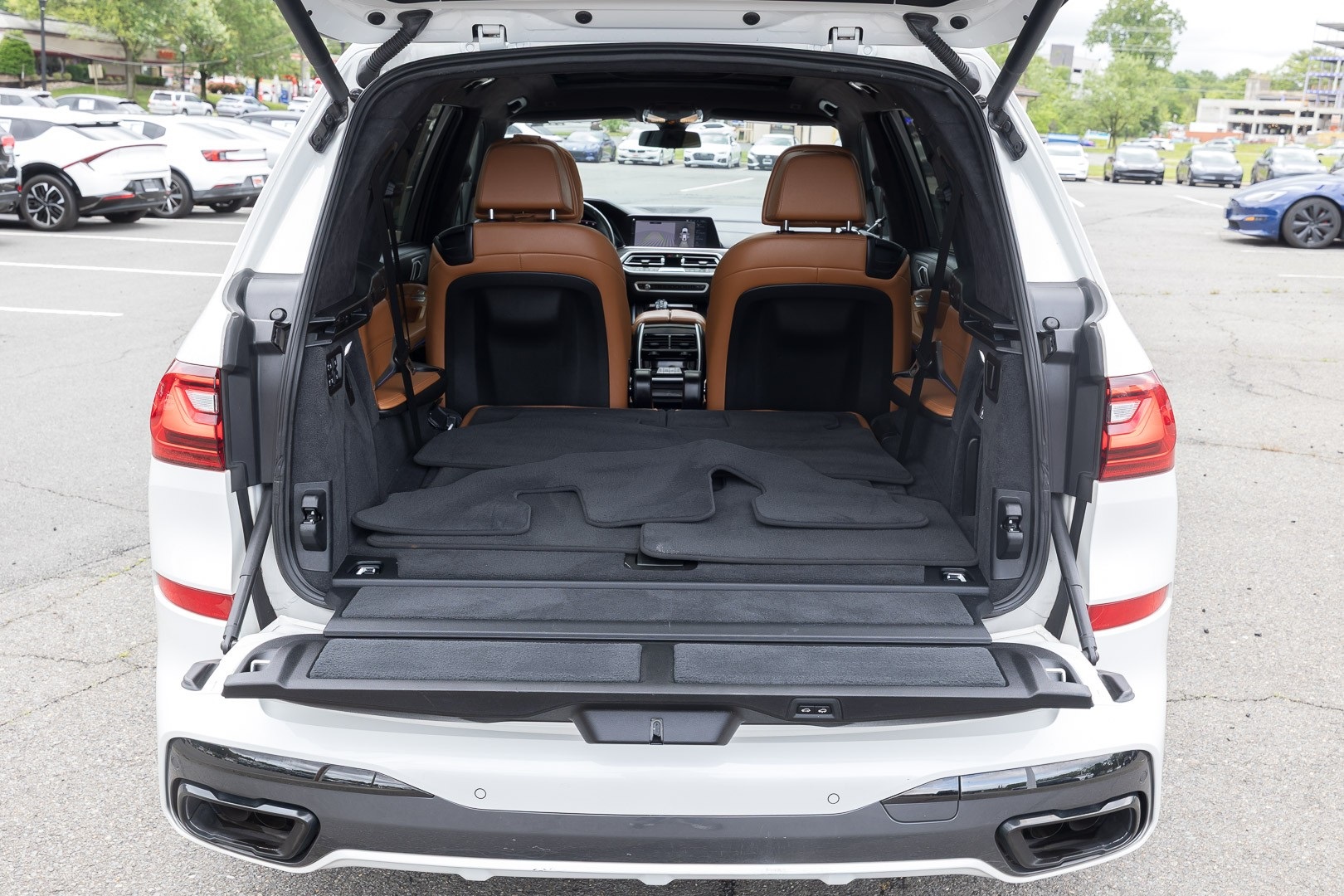 Vehicle image 12 of 34