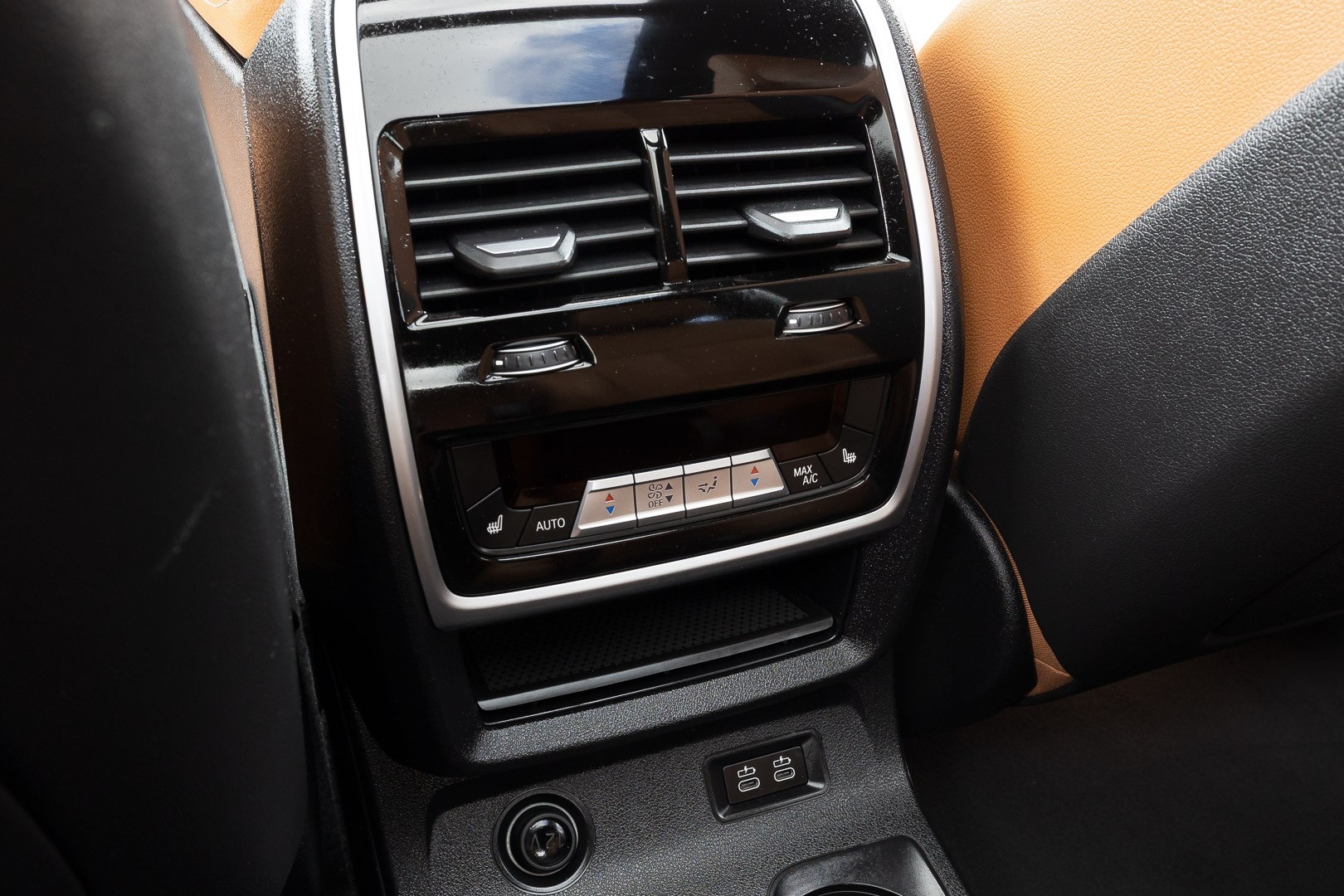 Vehicle image 15 of 34