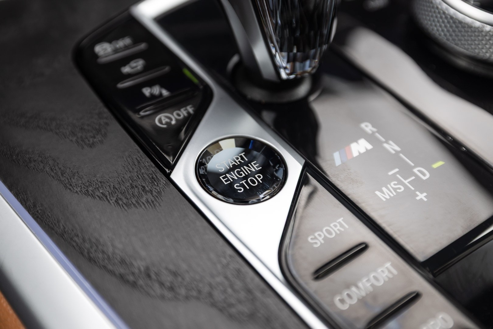 Vehicle image 32 of 34