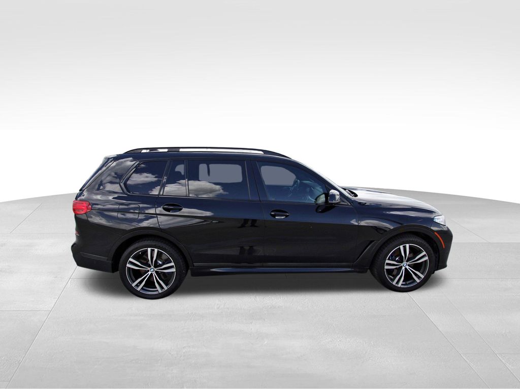 Vehicle image 3 of 32
