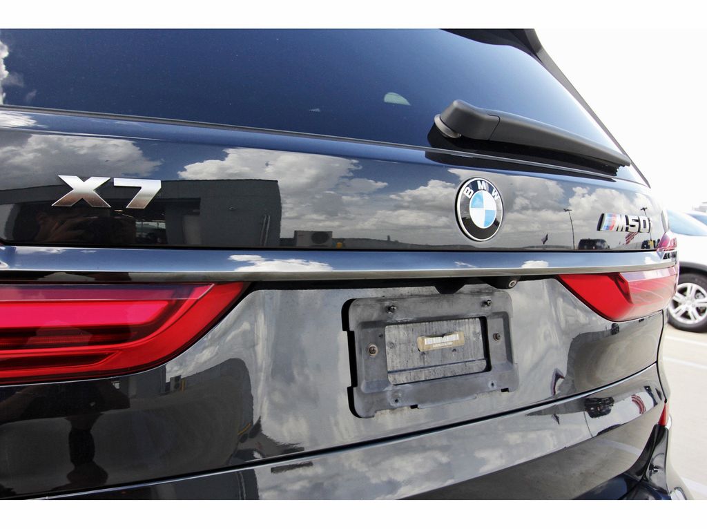 Vehicle image 7 of 32