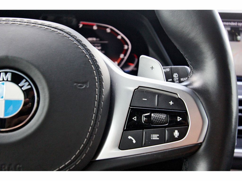 Vehicle image 19 of 32