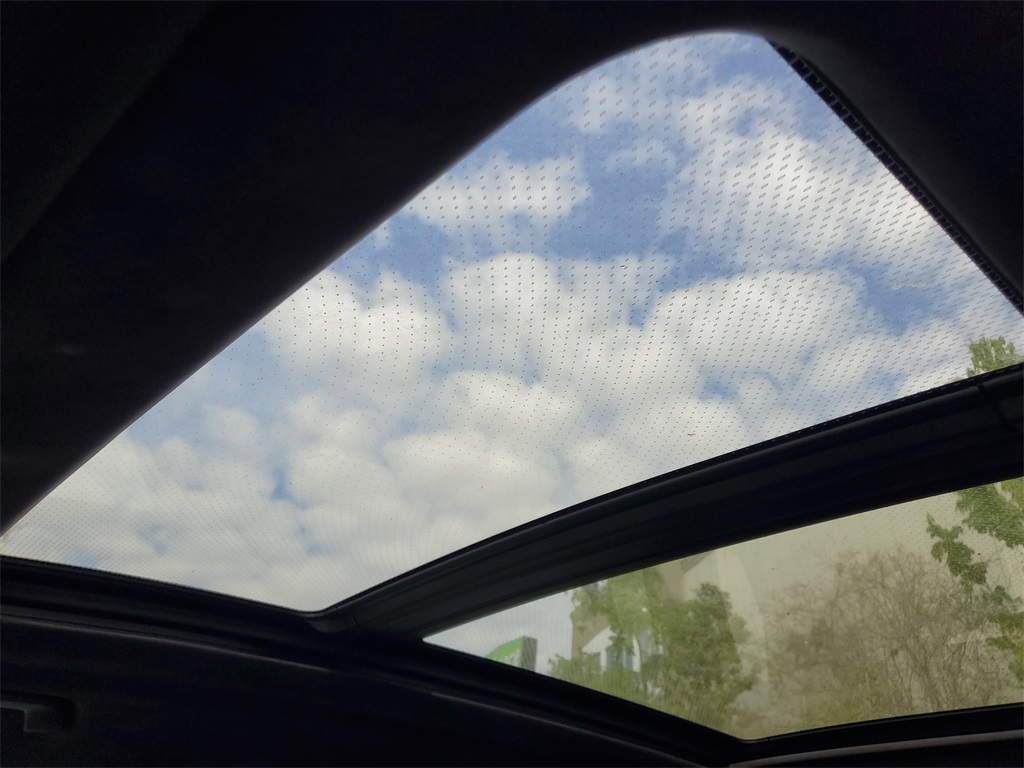 Vehicle image 39 of 40