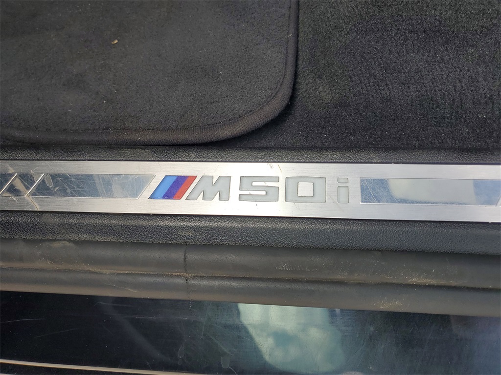 Vehicle image 27 of 40