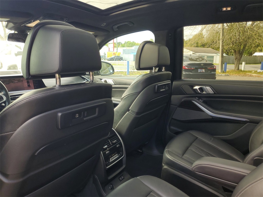 Vehicle image 16 of 40