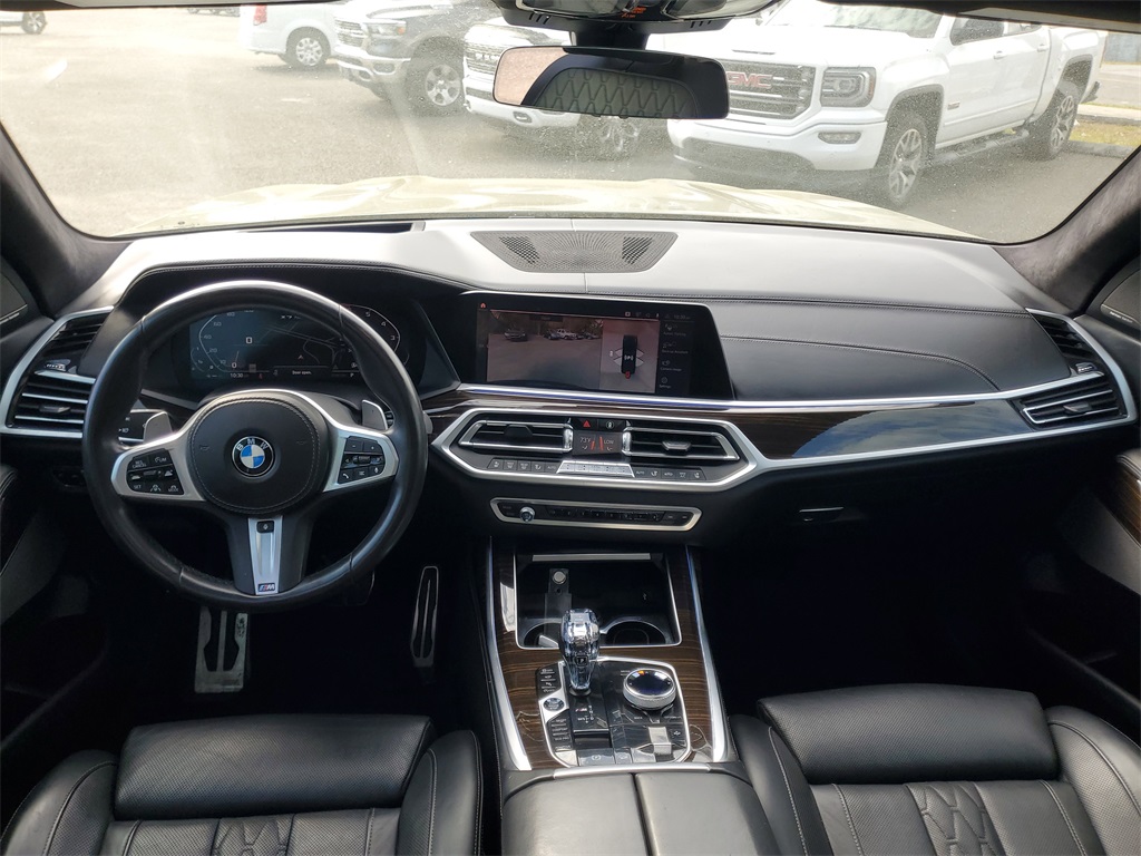 Vehicle image 13 of 40