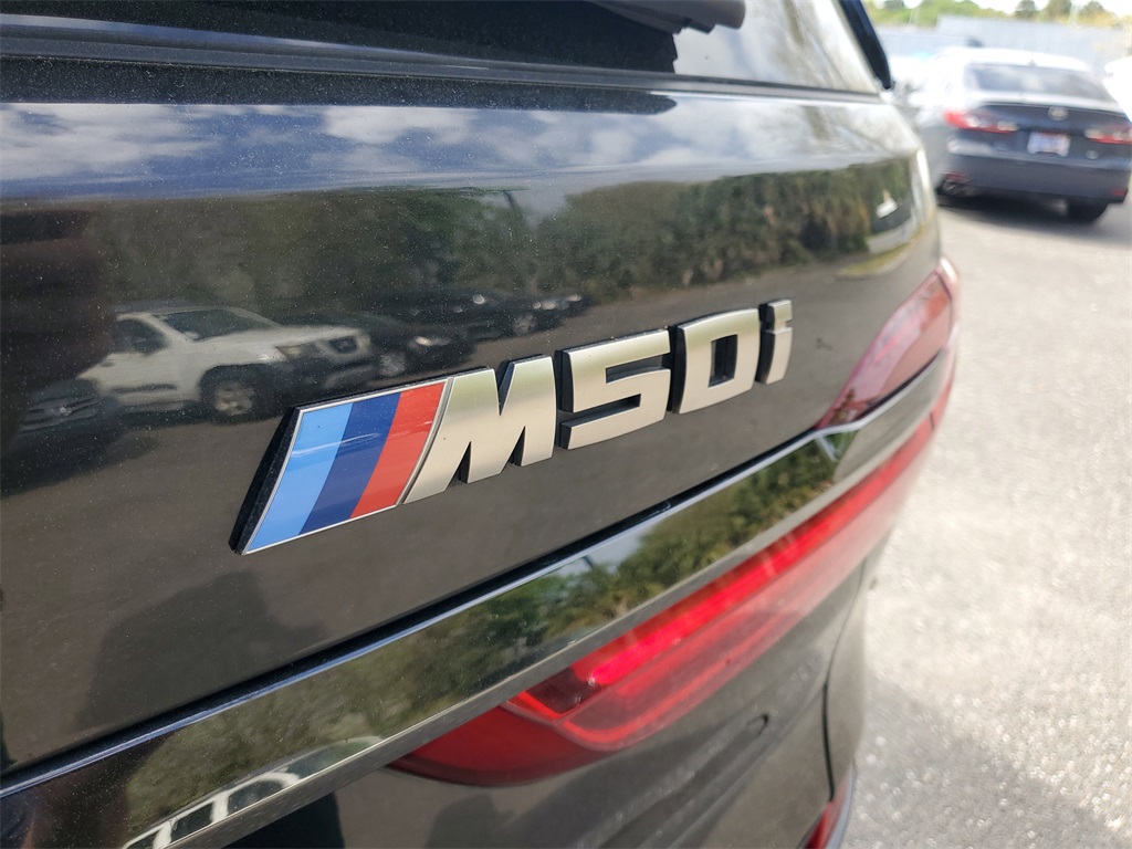 Vehicle image 10 of 40