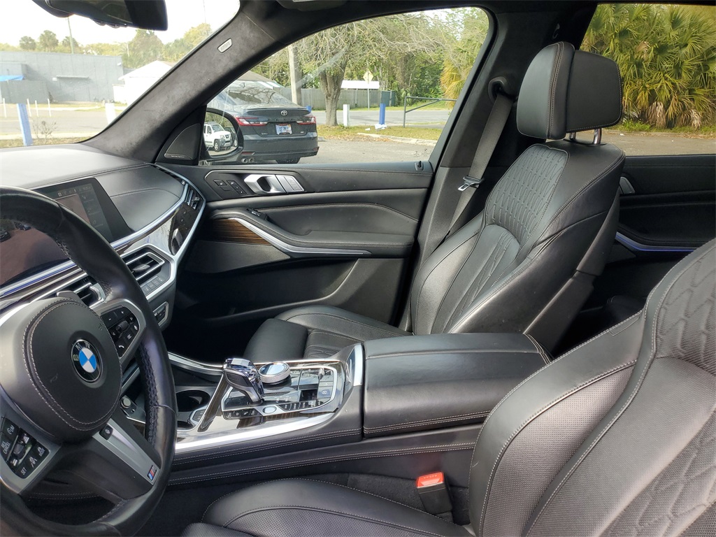 Vehicle image 24 of 40