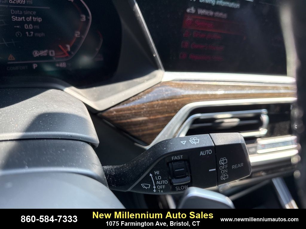 Vehicle image 24 of 27