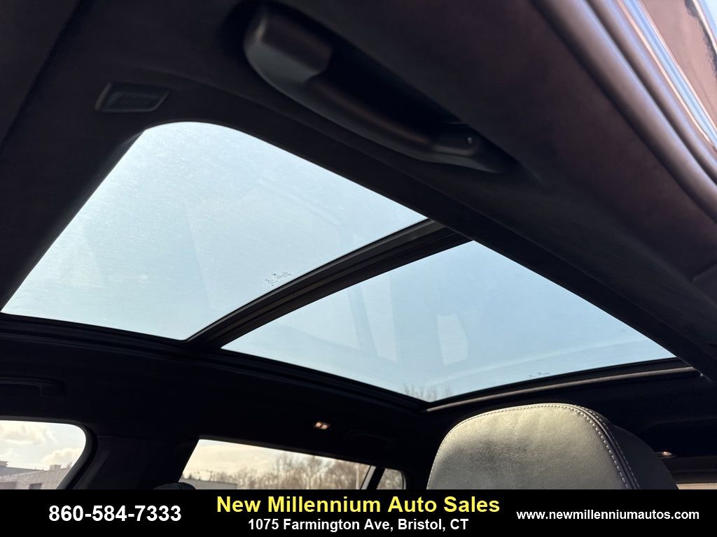 Vehicle image 15 of 27