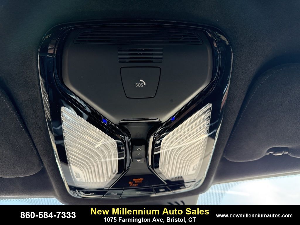 Vehicle image 16 of 27